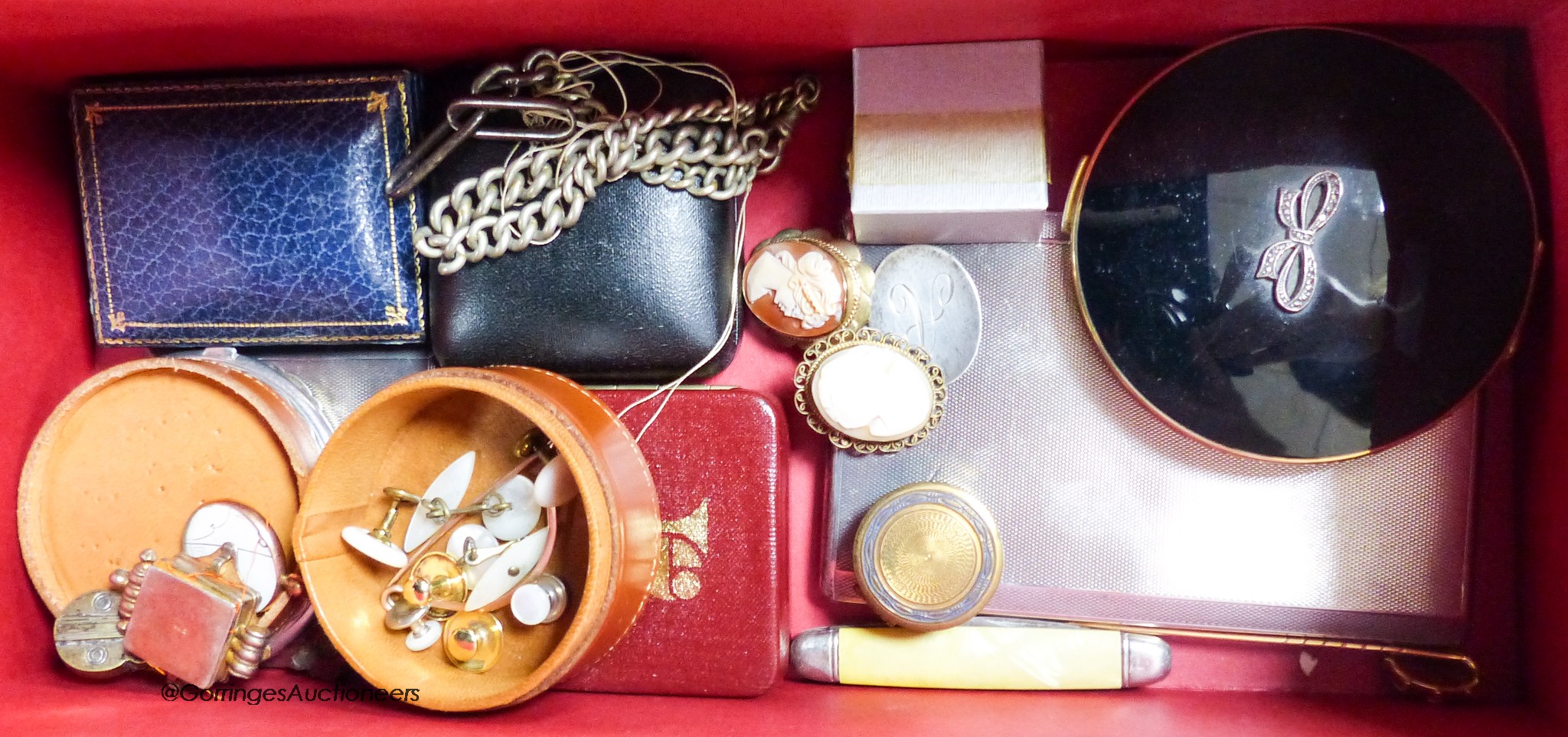 A silver cigarette case, two silver compacts and a mixed group of assorted jewellery and other items including 9ct mounted cameo etc.